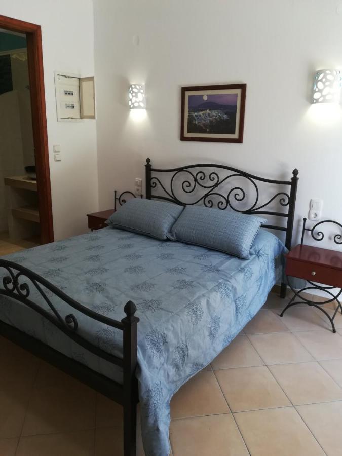 Leonidas Apartments Kamari  Bagian luar foto