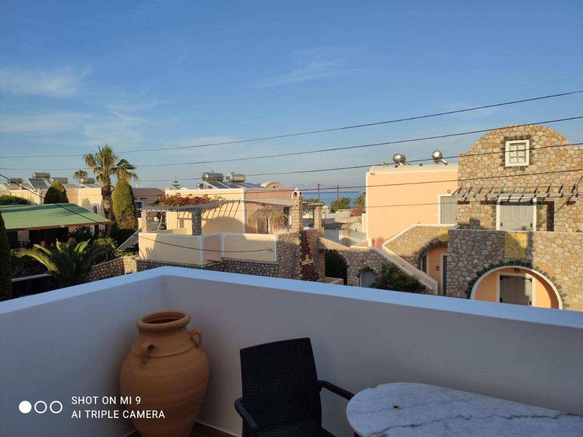 Leonidas Apartments Kamari  Bagian luar foto