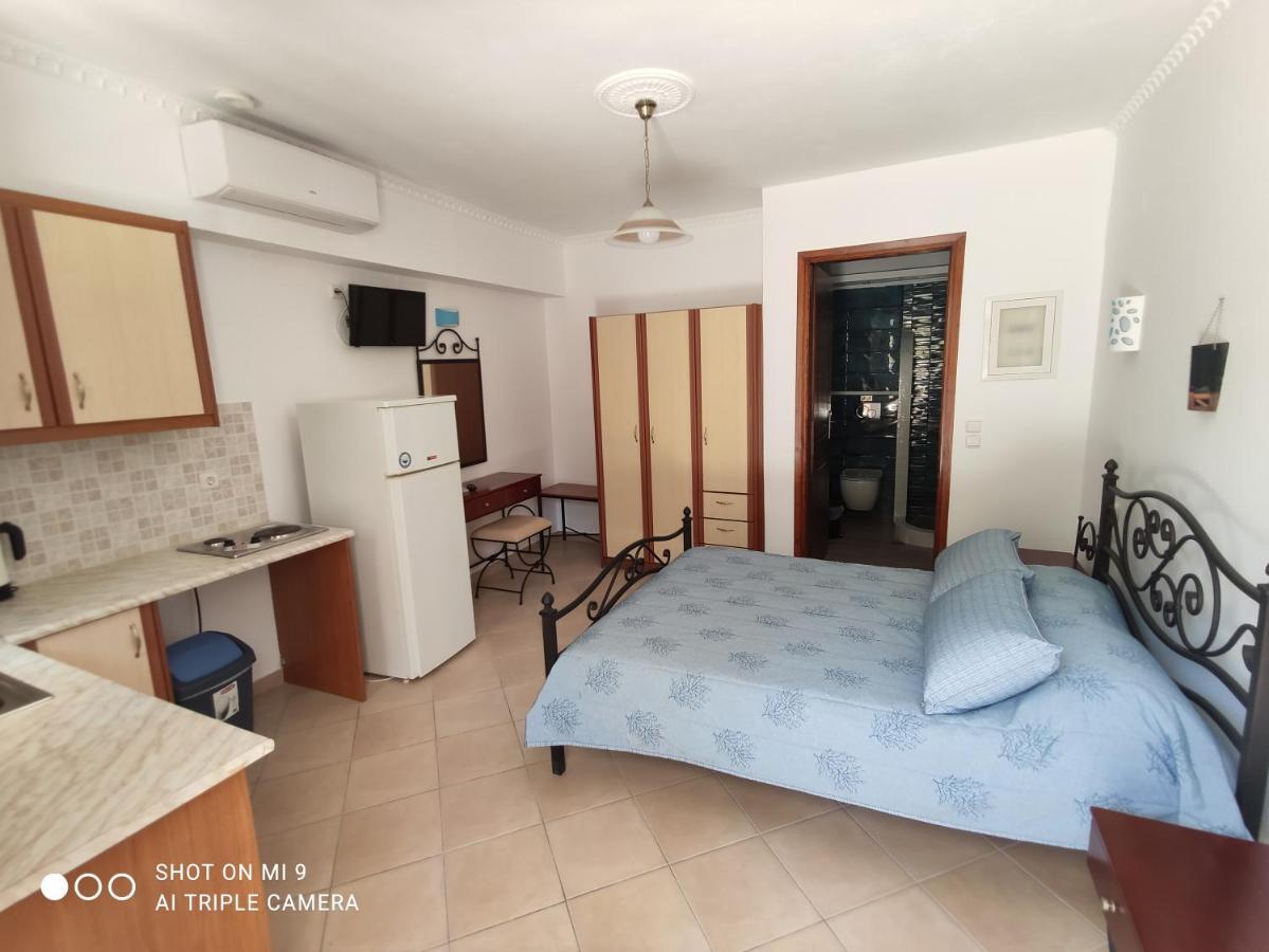 Leonidas Apartments Kamari  Bagian luar foto
