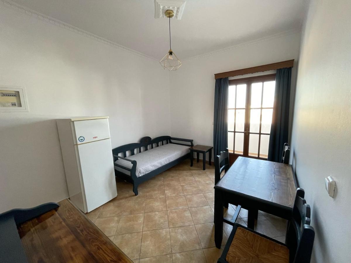 Leonidas Apartments Kamari  Bagian luar foto