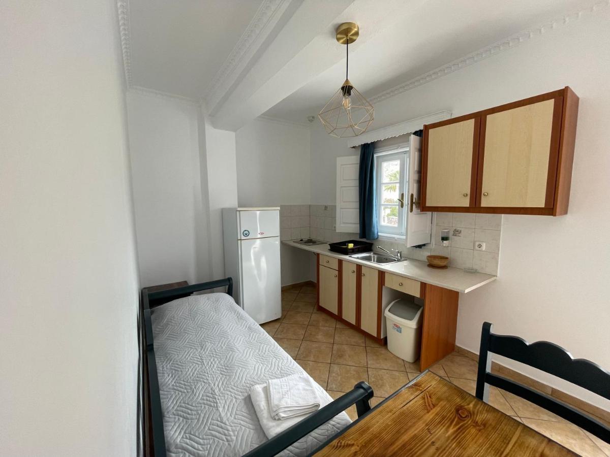 Leonidas Apartments Kamari  Bagian luar foto