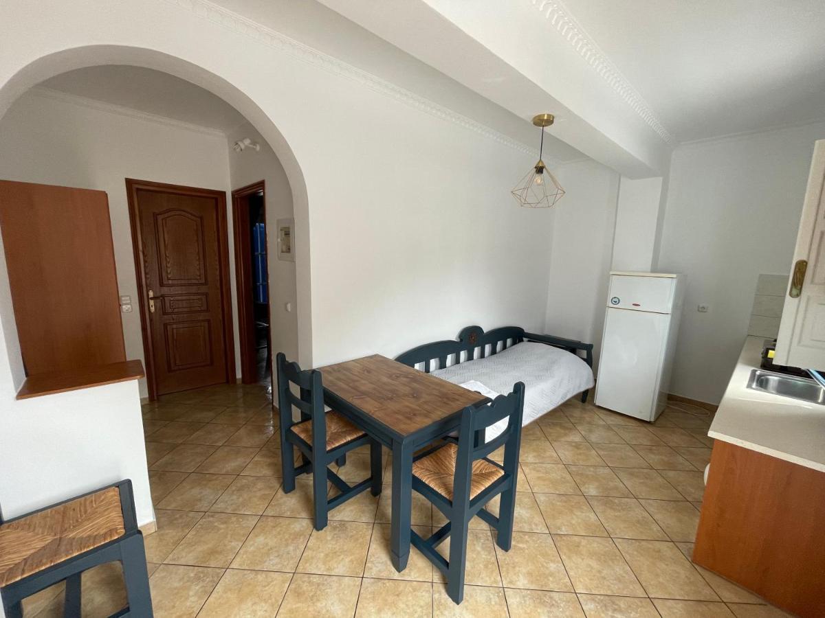Leonidas Apartments Kamari  Bagian luar foto