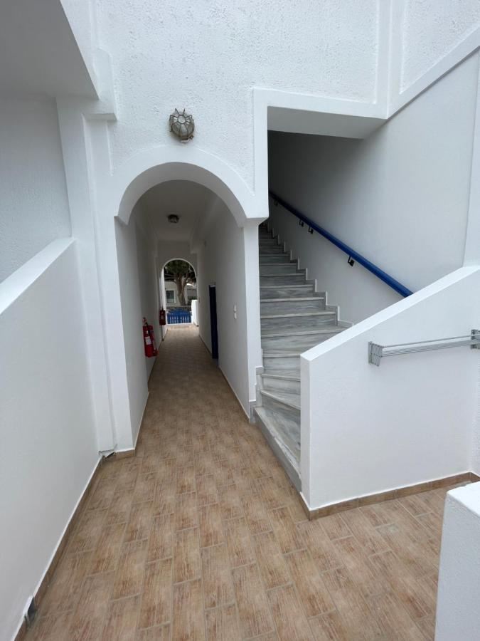 Leonidas Apartments Kamari  Bagian luar foto
