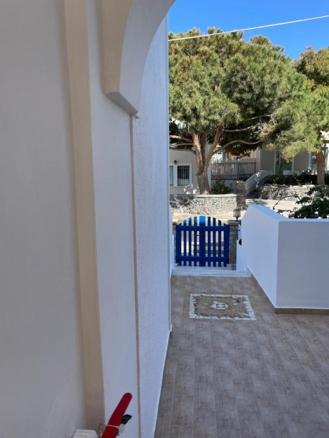 Leonidas Apartments Kamari  Bagian luar foto
