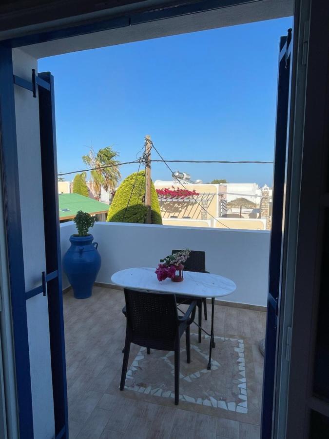 Leonidas Apartments Kamari  Bagian luar foto