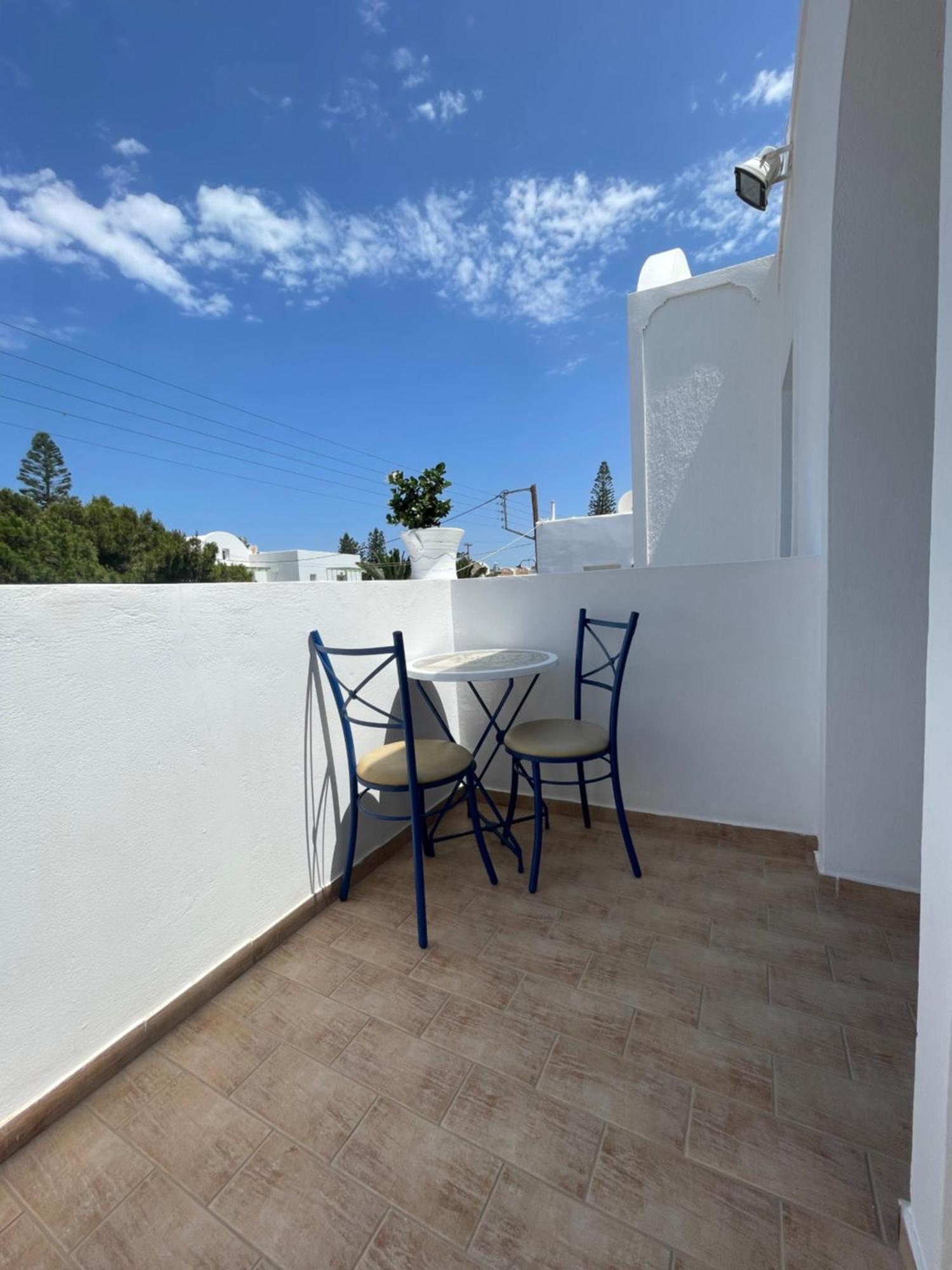 Leonidas Apartments Kamari  Bagian luar foto